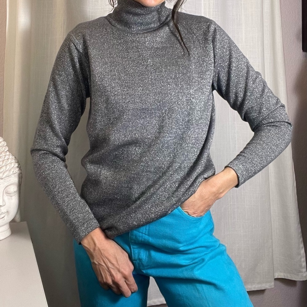 Merino Wool Silver Metallic Classiqes Entier Turtleneck Sweater